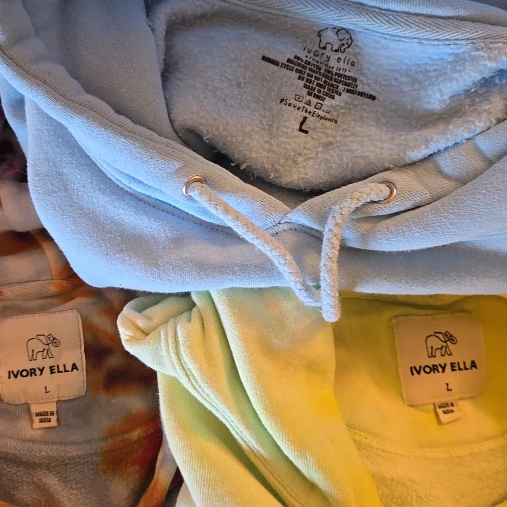 ivory ella Pastel Blue, Yellow & Multicolor Tie-Dye Hoodies - Lot Of Three - Picture 9 of 13